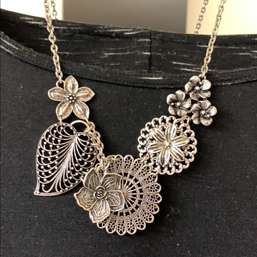 Statement necklace
